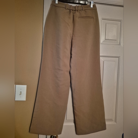 Old Navy Ladies Tan Slacks - Picture 4 of 10
